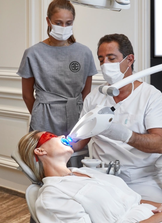 Blanchiment dentaire à Paris 16 - Dr Ari Elhyani